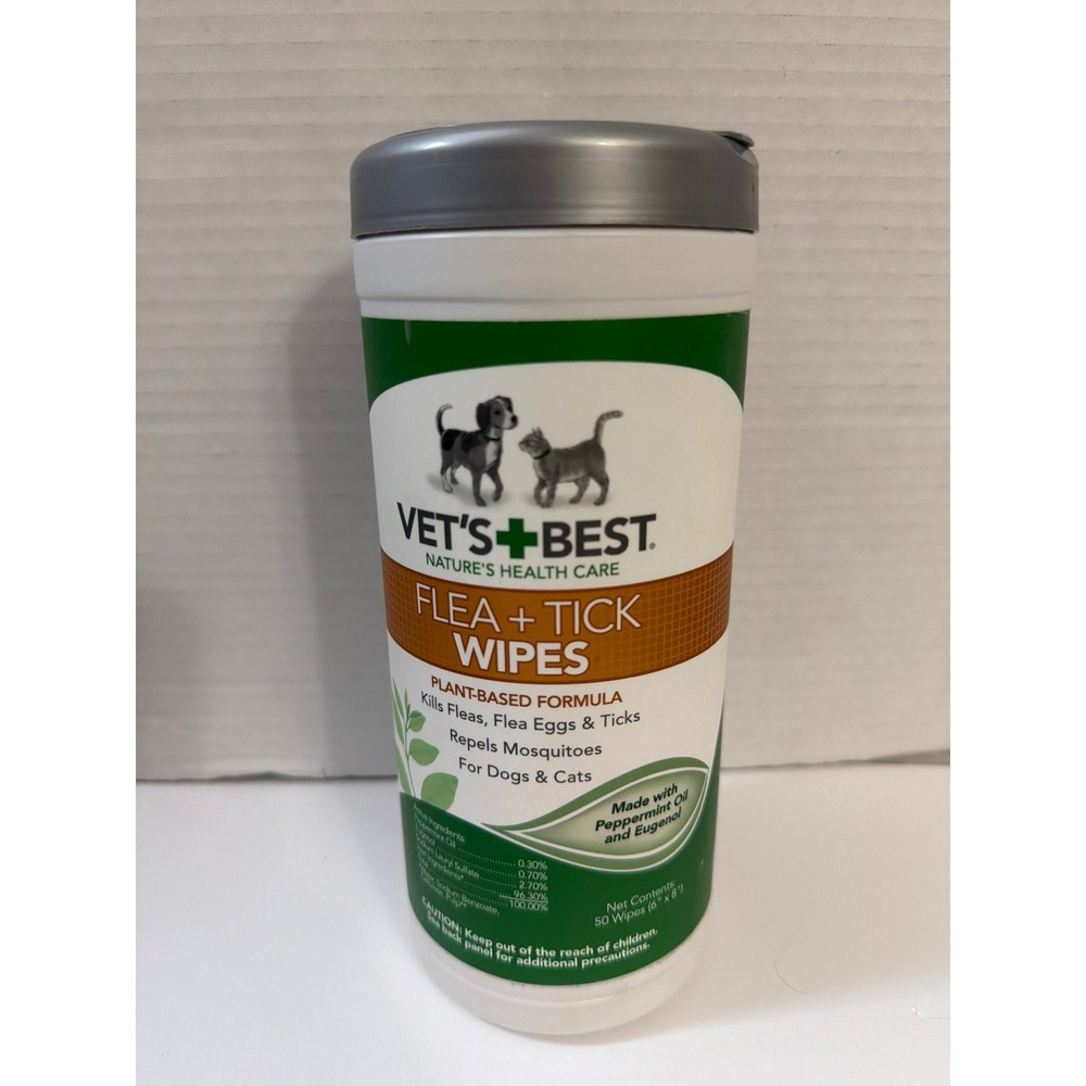 Vets Best Flea and Tick Wipes for Dogs and Cats Plant Based 50 Count 6x8 Inch